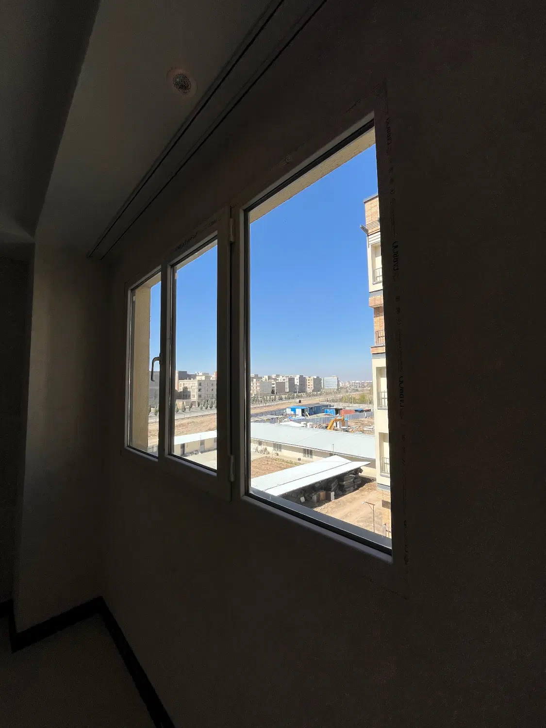 ۱۴۹ متر سه خواب یک خواب مستر