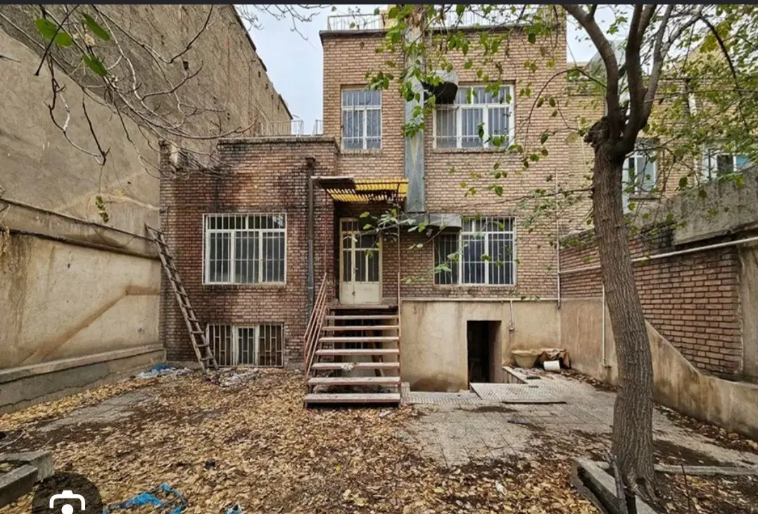 ۳۸۰ متر خانه کلنگی بر خیابان درختی کنتور