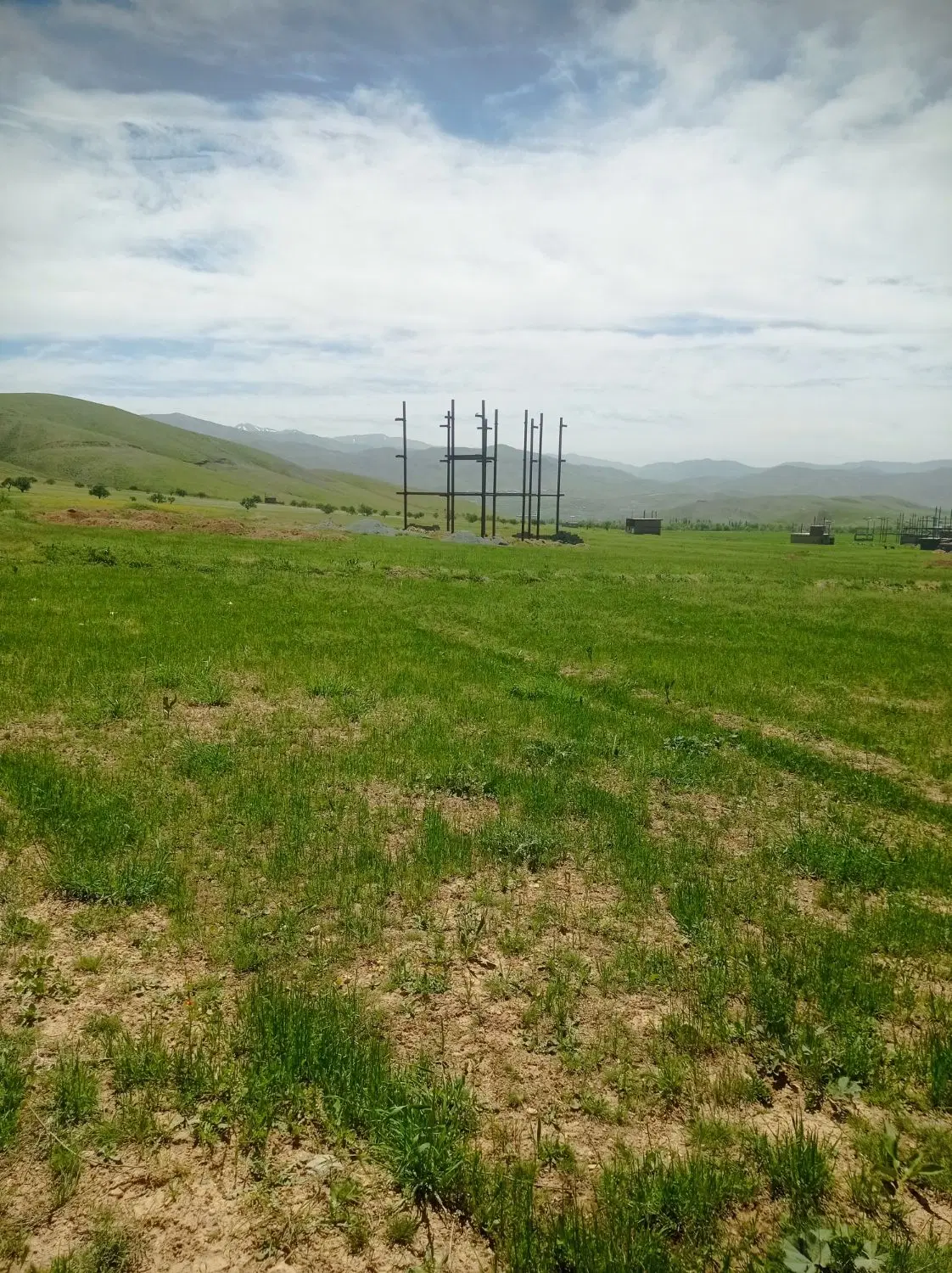 زمین حسن ابادکوچه چاه اب دشت باوه حسن
