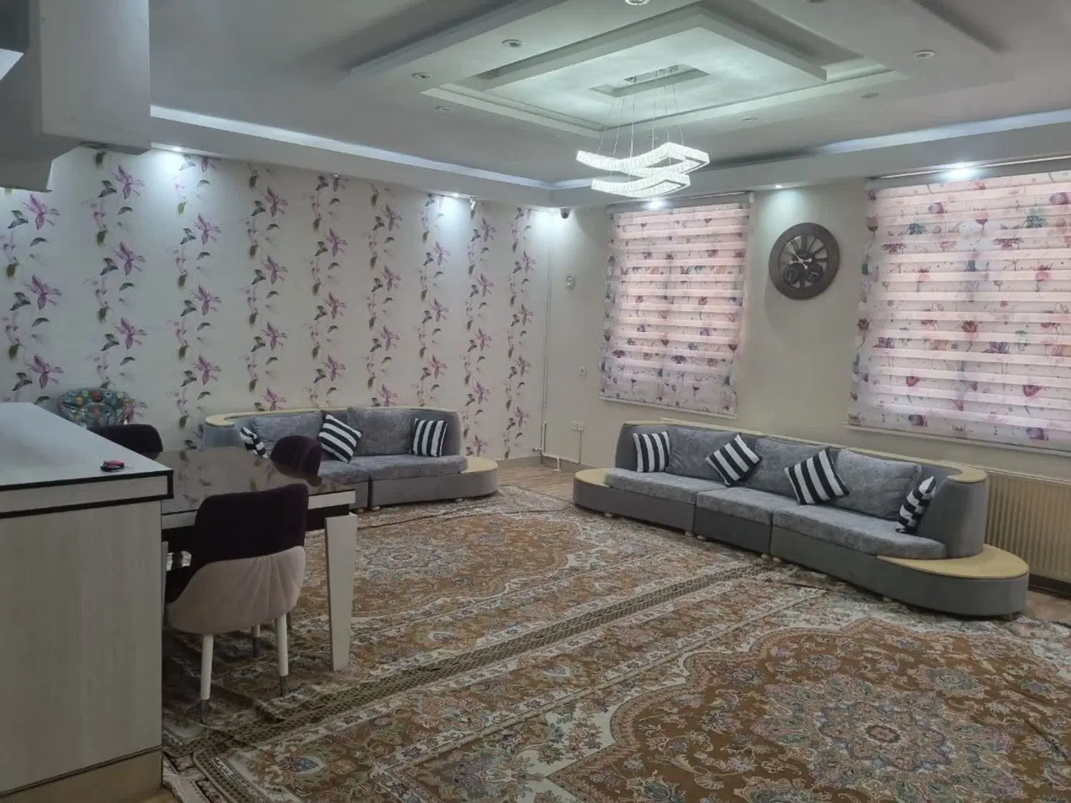 آپارتمان خیابان سعادت