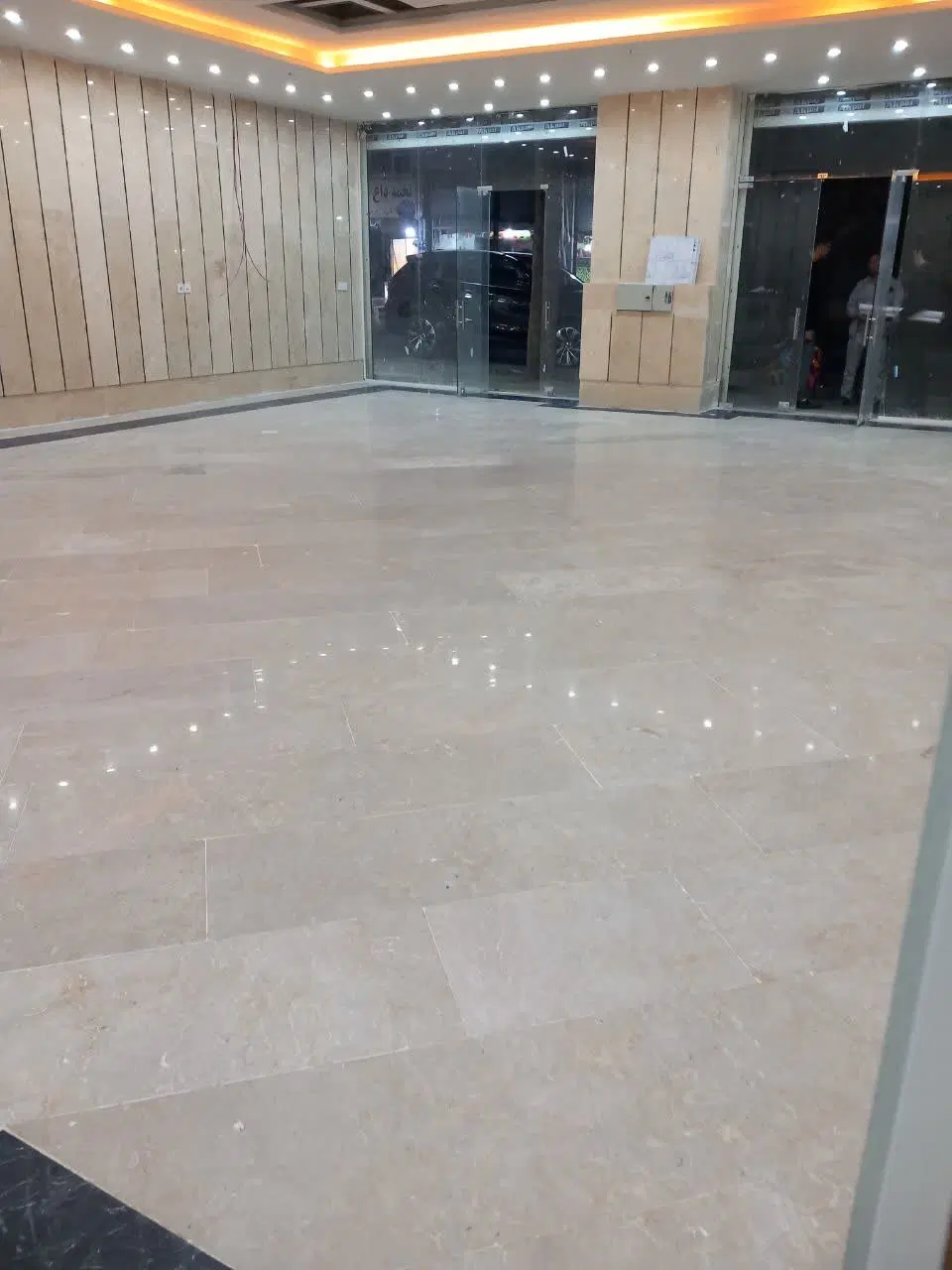 ۲۱۰ مترمغازه نوساز دودهنه ۴ عددپارکینگ‌ بدون مزاحم