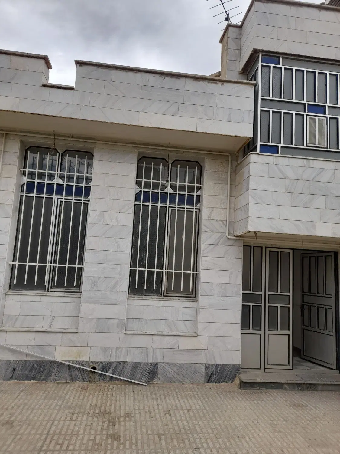 فروش خانه ویلایی واقع در شهرک ظفر