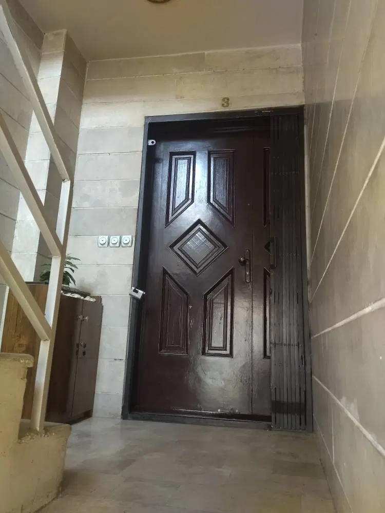 ۶۱متری ، طبقه سوم ، تکواحدی