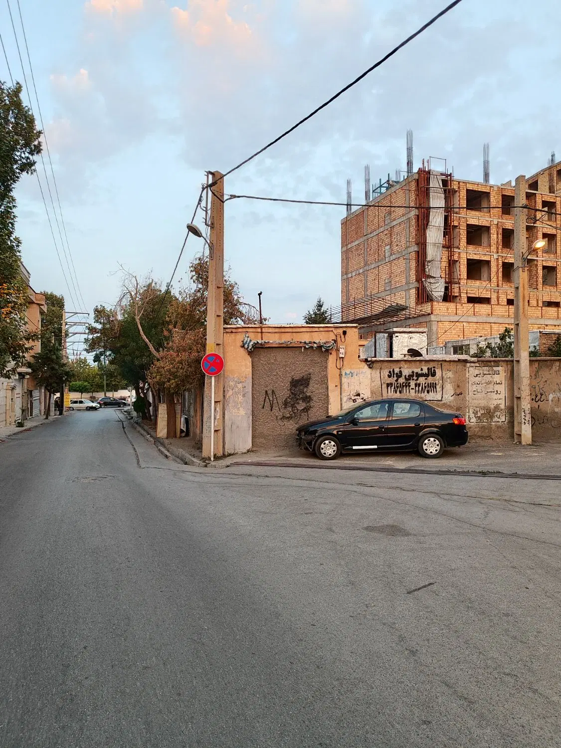 خانه کلنگی دونبش بلوار باهنر ۲۶۰ متر