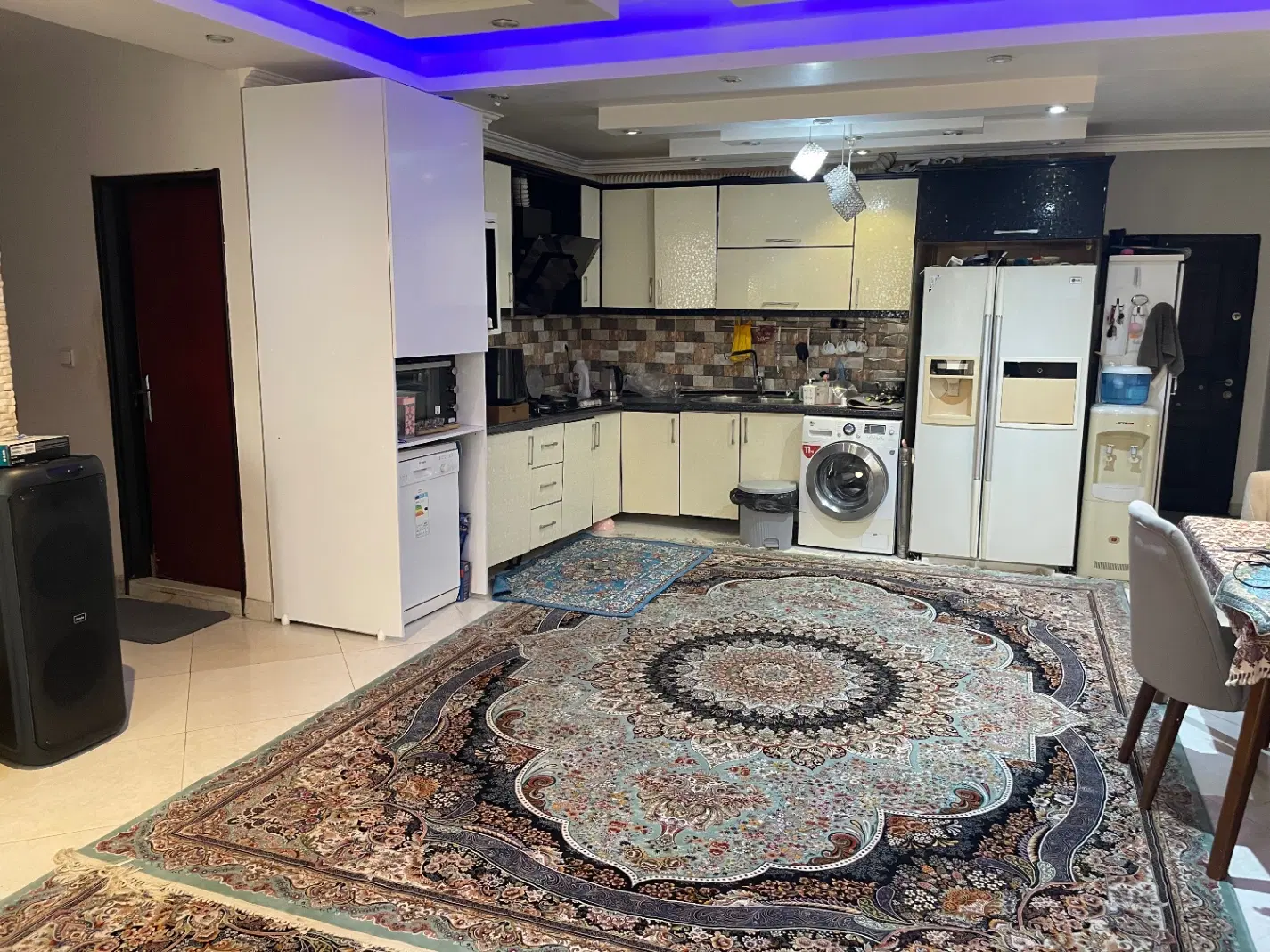واحد اپارتمان مسکونی ۲ خواب تمیز در مرکز شهر