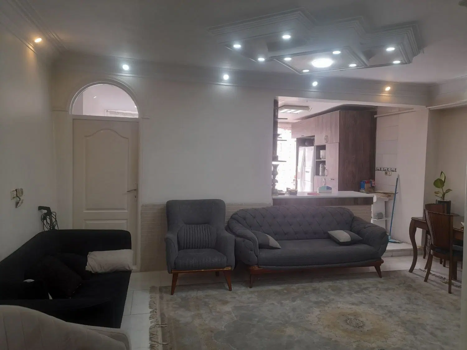 آپارتمان ۳ طبقه یکجا