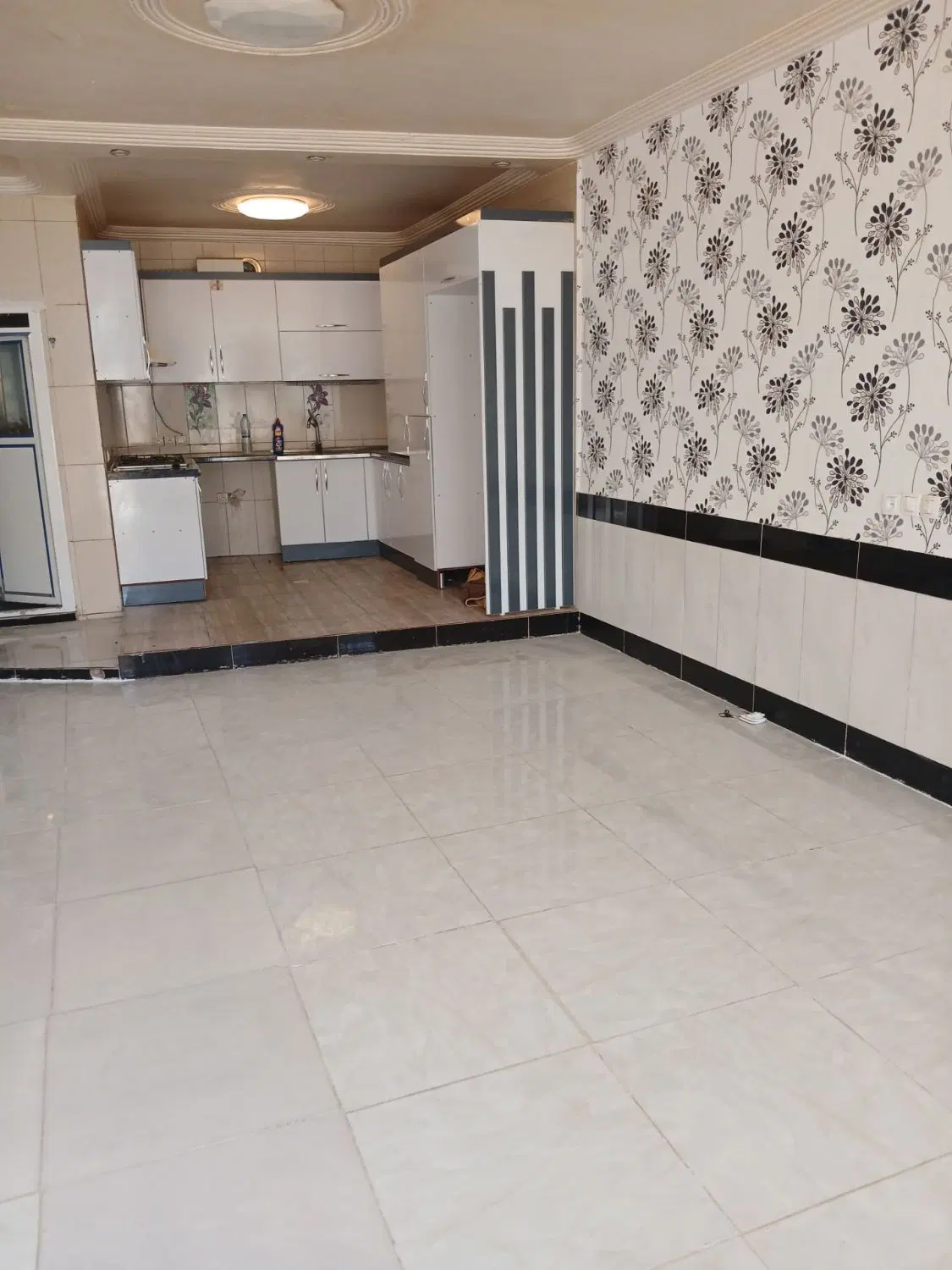 خانه ۱۰۸ متری دوخواب حیاط ماشین رو