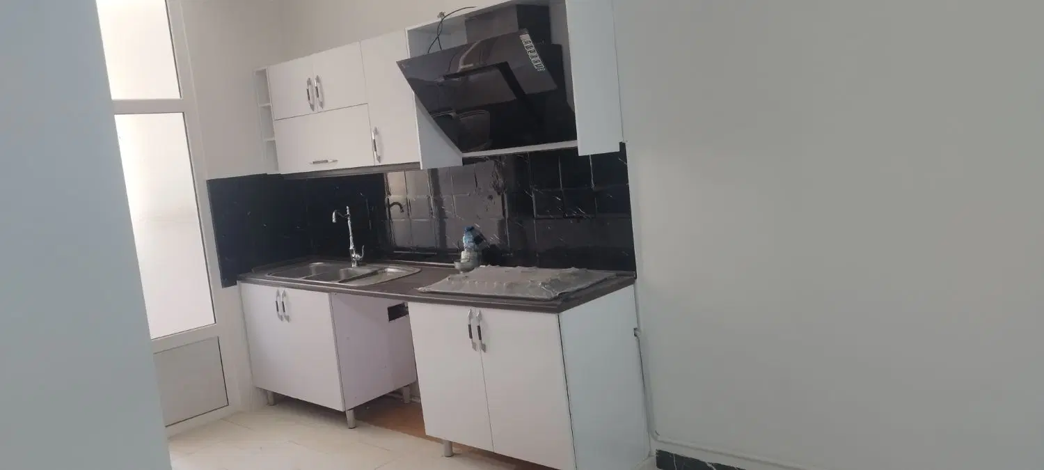 واحد پارکینگ دار میدون ساعت