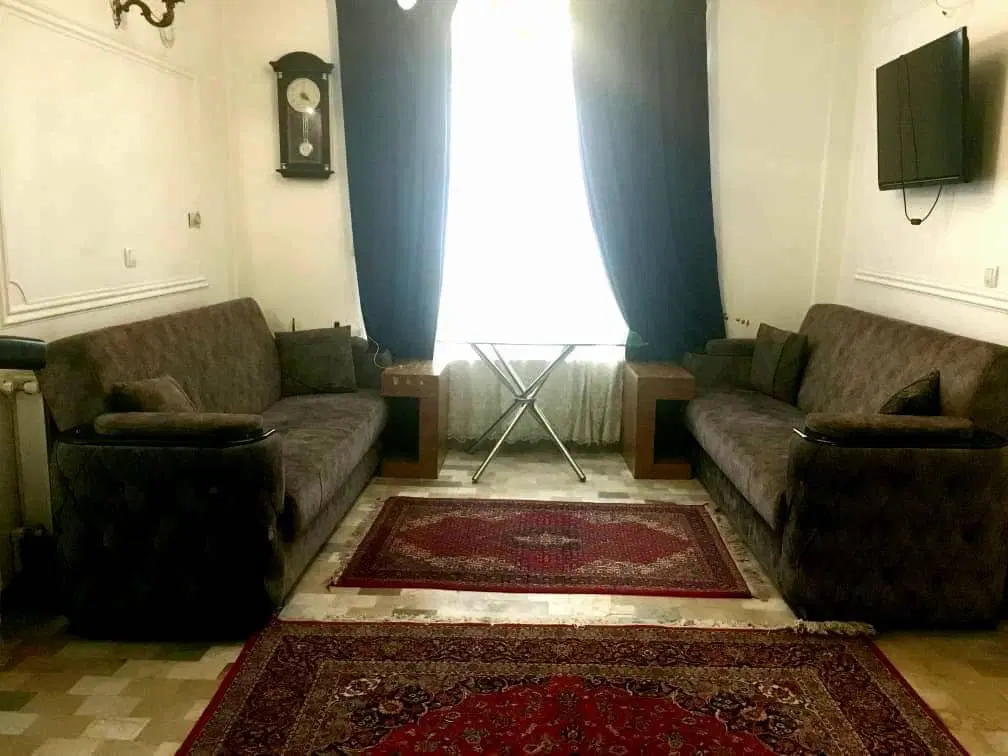 آپارتمان فرجام علم و صنعت