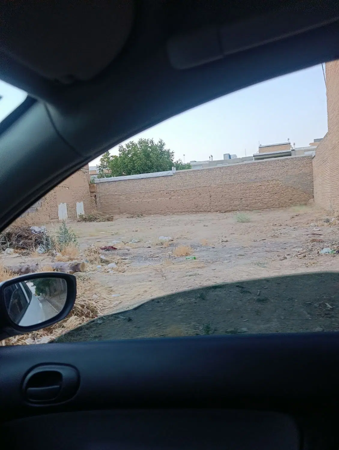 زمین وسط یکن آباد منبع اب