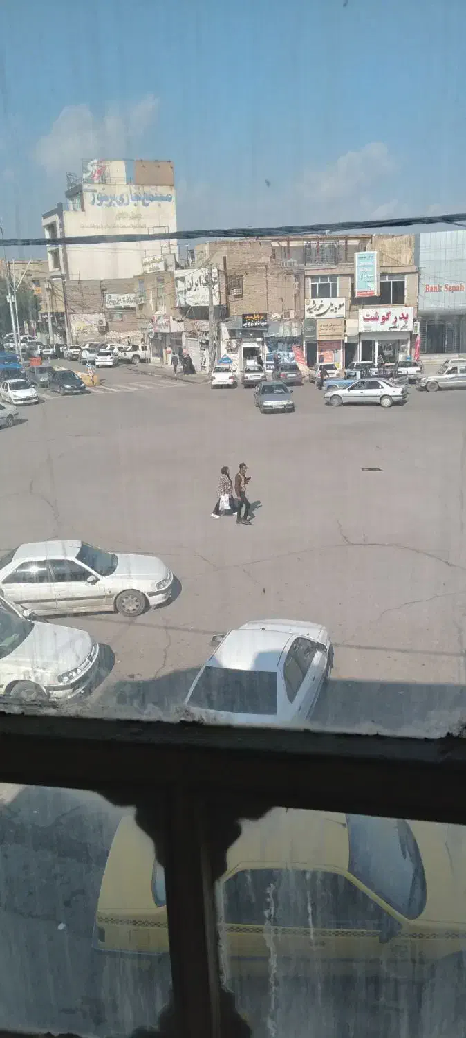مغازه نبش چهارراه فرمانداری