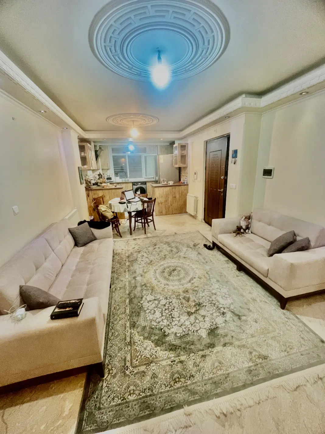 آپارتمان تاپ لوکیشن فول امکانات یخچال
