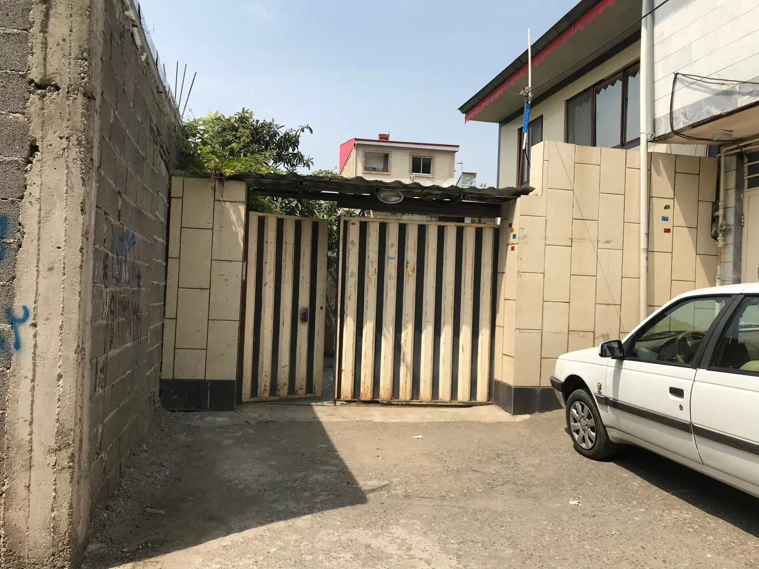 فروش خانه حیاط دار به همراه سوییت مجزا