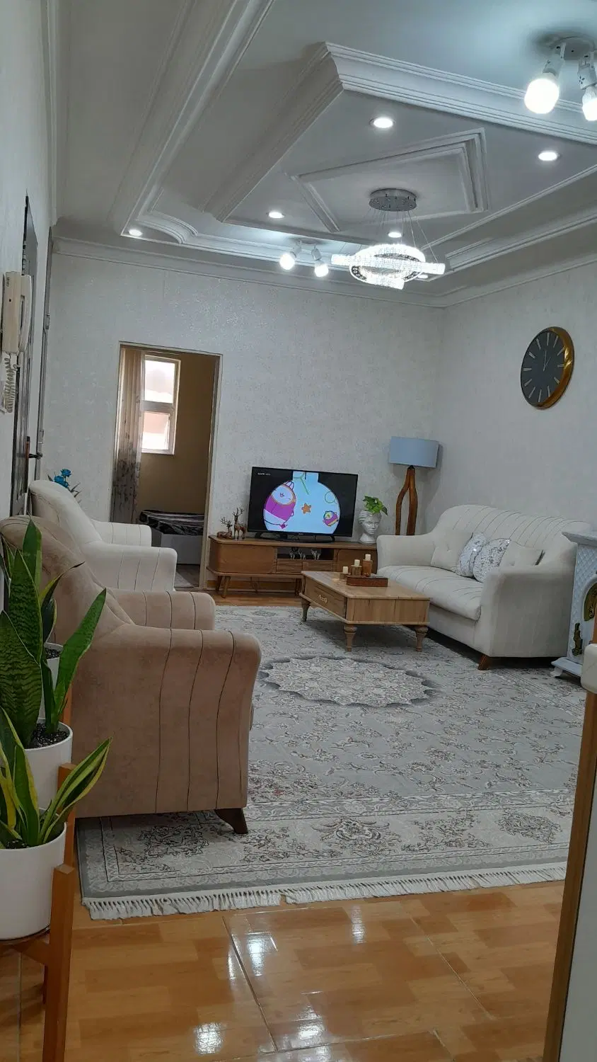 فروش طبقه بالا ..۸۵متری ..