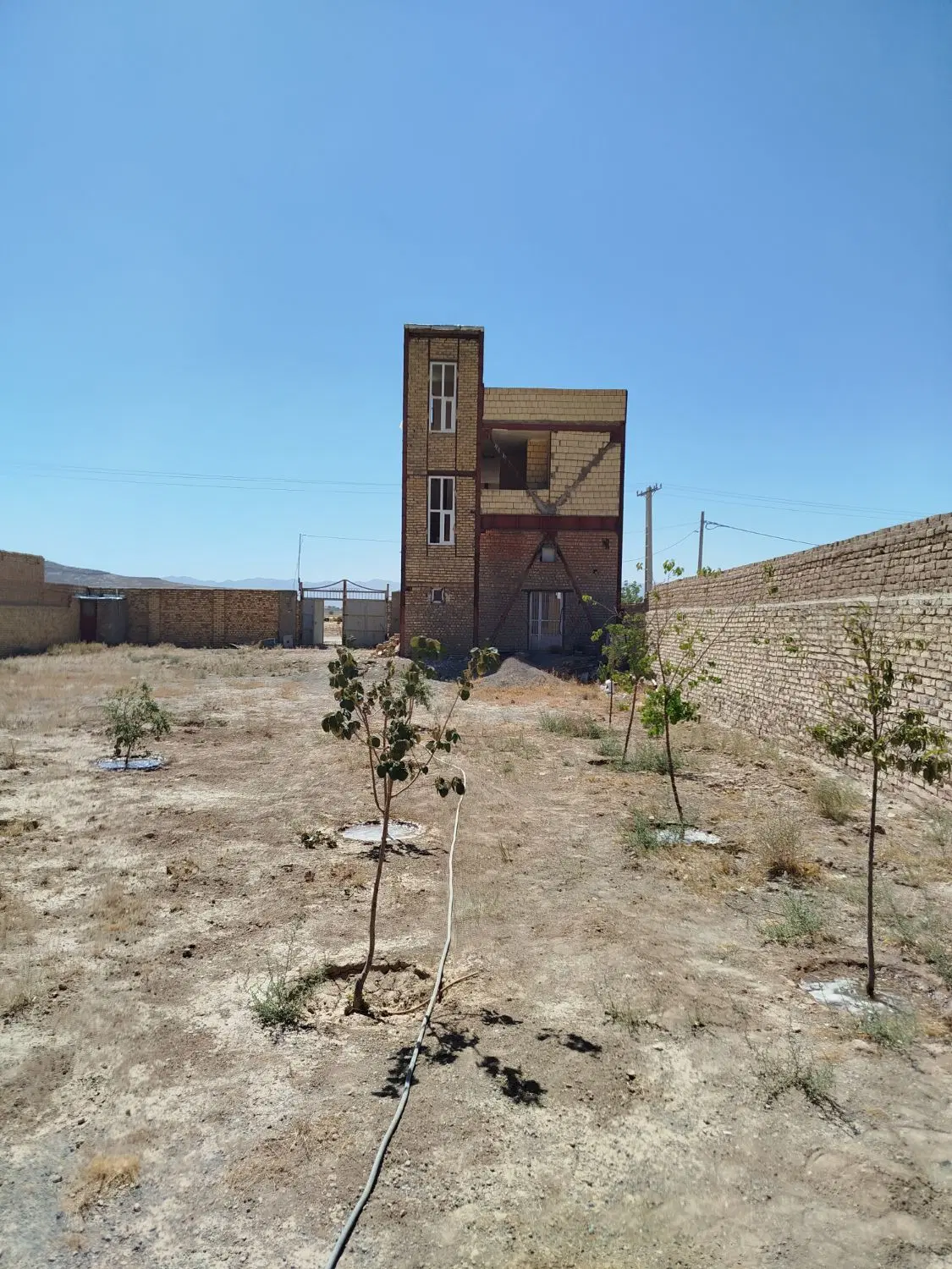 ملک تجاری مسکونی