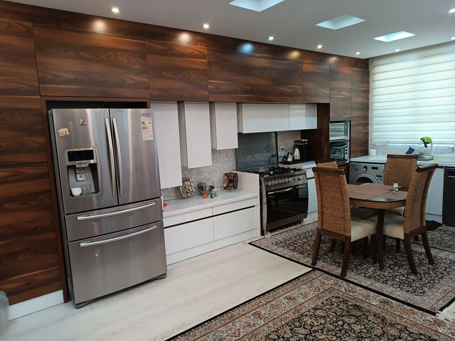 تکواحدی خیابان ملاصدرا (دبیر سیاقی)
