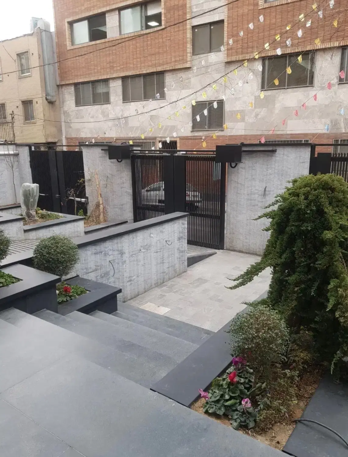 اپارتمان نوساز 61 متری نیلوفر