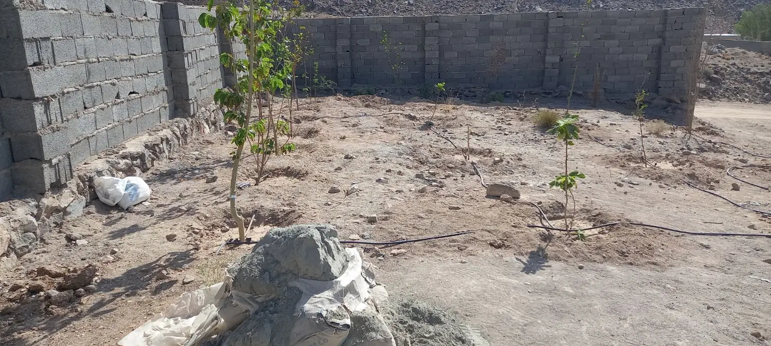 زمین چهار دیوار در بام منزلاب