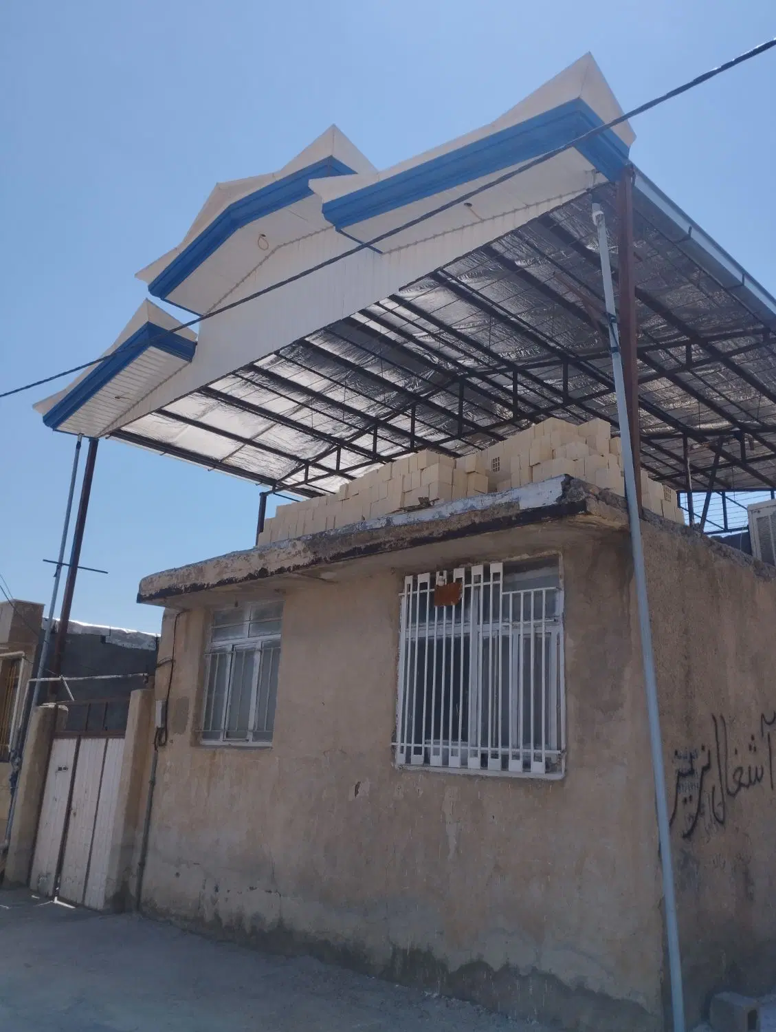 خانه نیمه ساز آناهیتا طبقه بالا