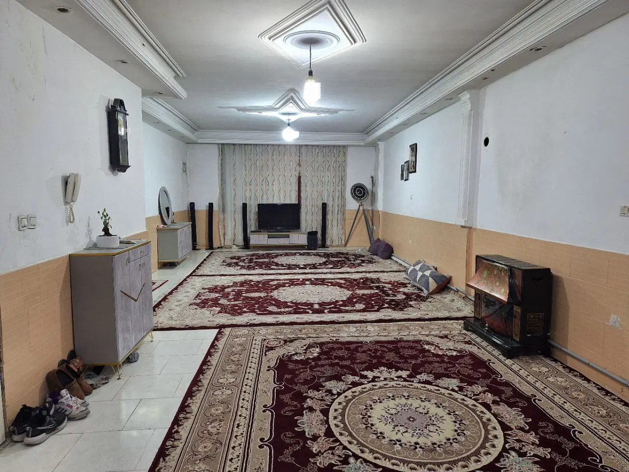 یک واحد آپارتمان 125متری .