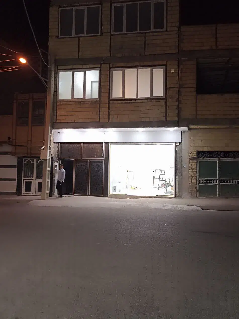 مغازه 100متر