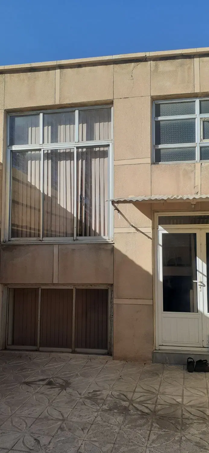 خانه دوطبقه دربست حیاط دار مارالان