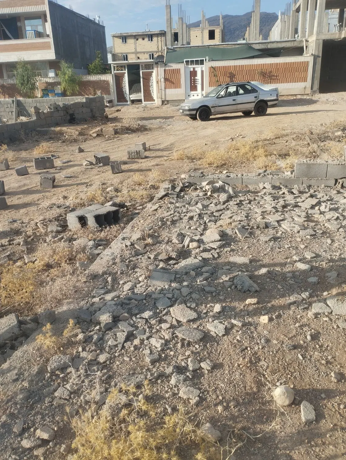 زمین به متراژ 340متر در ابعاد 10در34