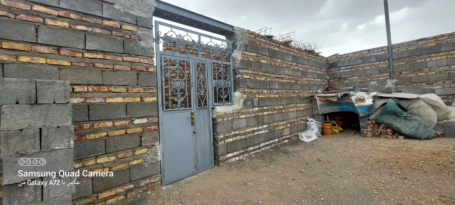 روستای الله آباد.پشت سیلوگندم جاده میرجاوه.