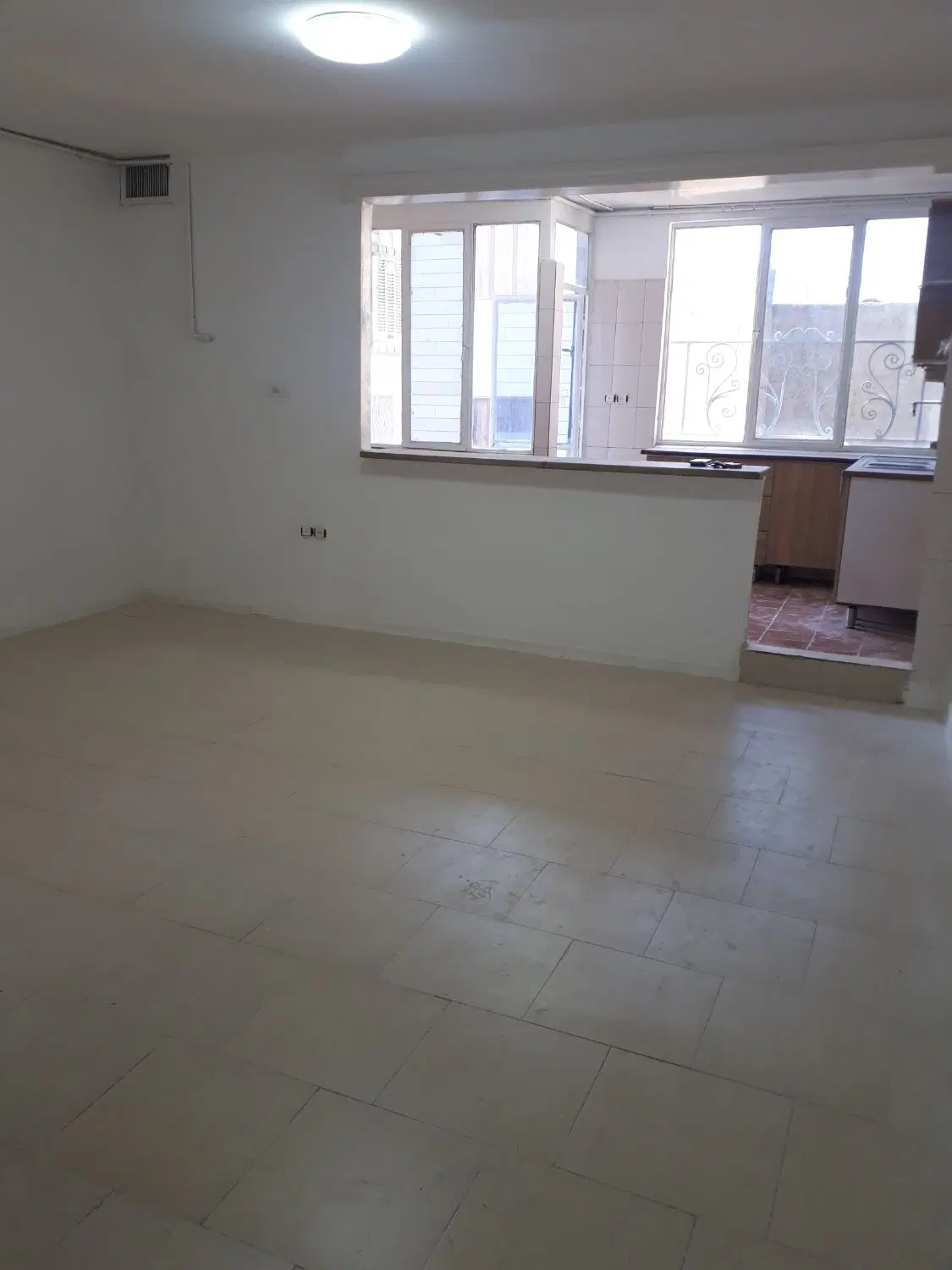واحد ۶۸ متری فول امکانات