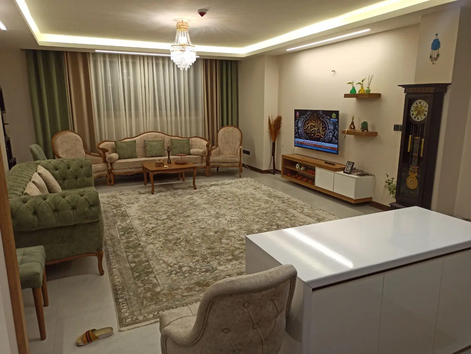 آپارتمان ۱۰۰ متری در میرزا طاهر غربی