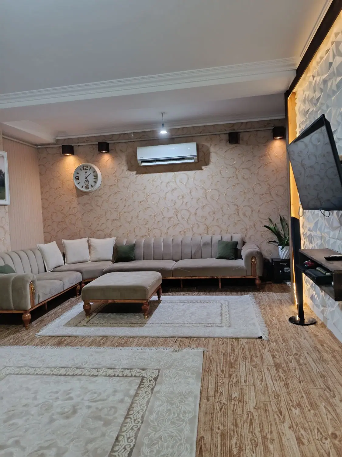 ۹۰متری با آسانسور و سندمالکیت (شهرک آفتاب)