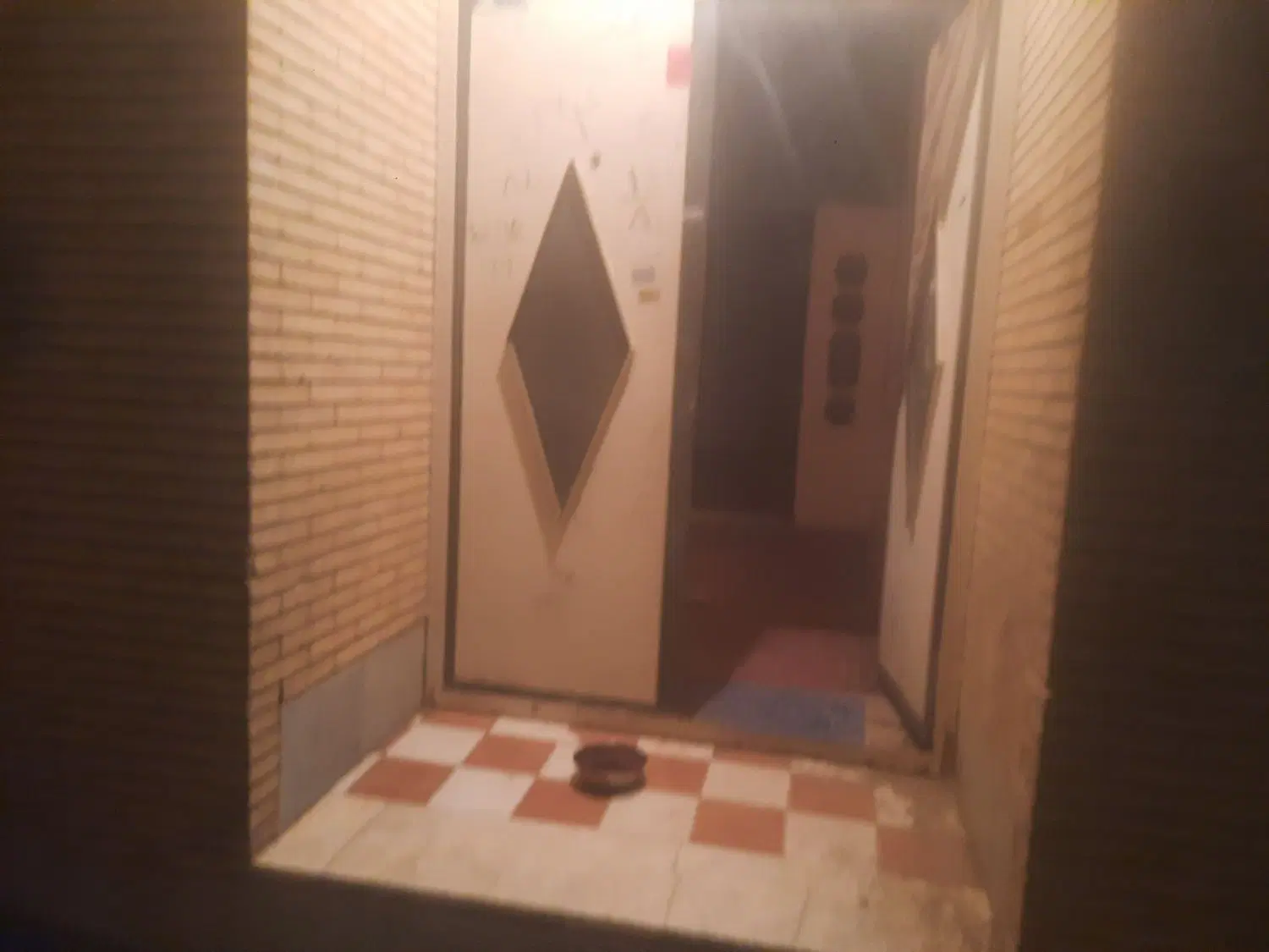 فروش ملک مسکونی ششدانگ ملک سند تک برگ