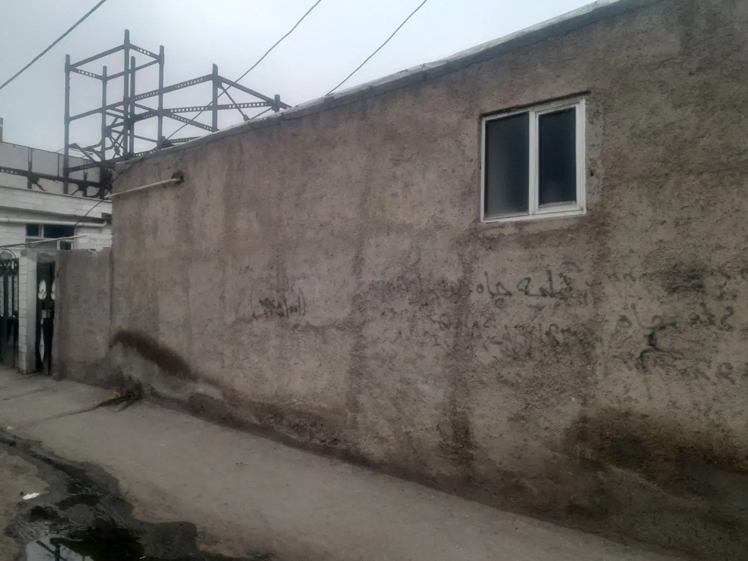 دوباب منزل ویلایی ۶۰ متری در خیابان نوتاژ غریبان