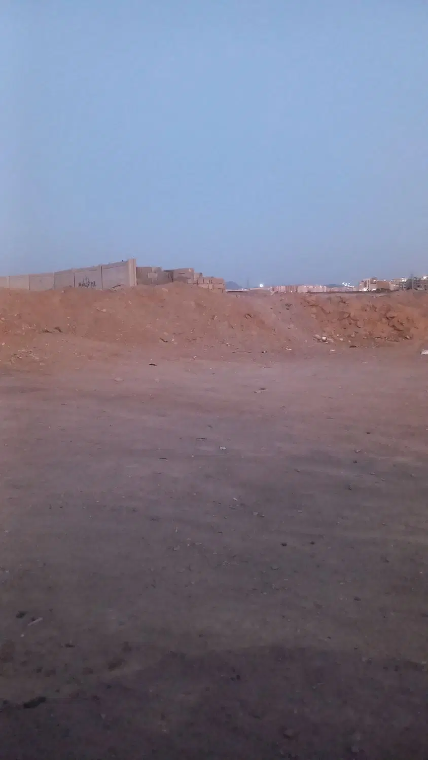 زمین لخشک ۸۶۰مترس