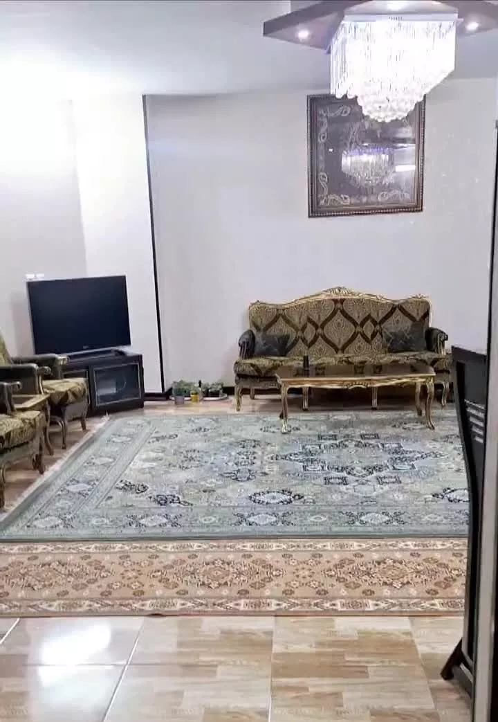 90 متری 2خوابه(شیک و تمیز)نوساز تاپلوکیشن
