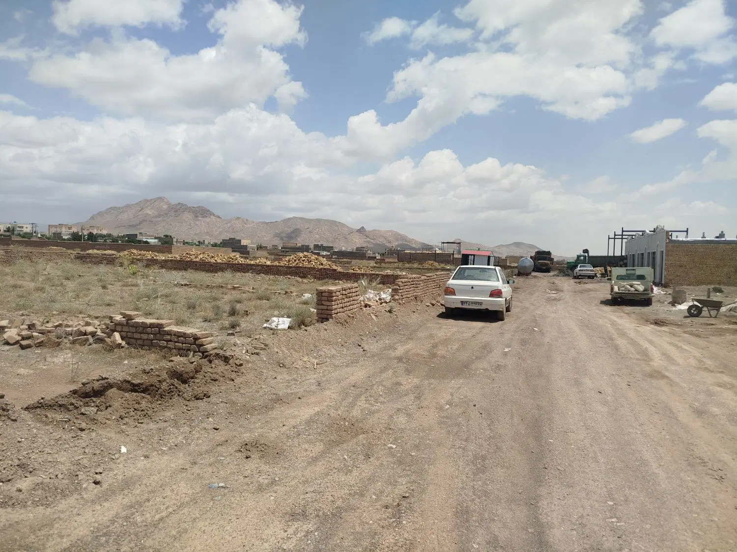 زمین مسکونی
