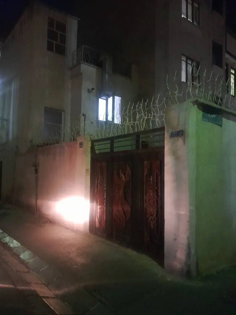 فروش کلنگی ۸۲ متری با قابلیت ساخت و سکونت