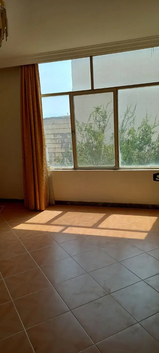 اجاره سه خوابه طبقه اول همراه با پارکینگ،انباری