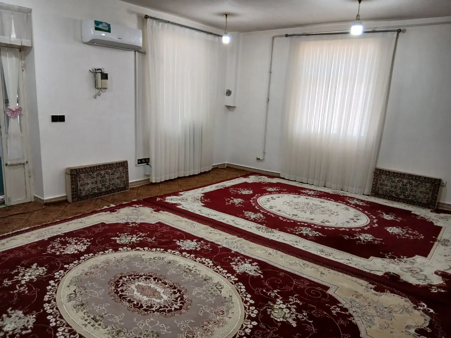 خانه ویلایی در روستای دهنوش شهرستان اسدآباد،