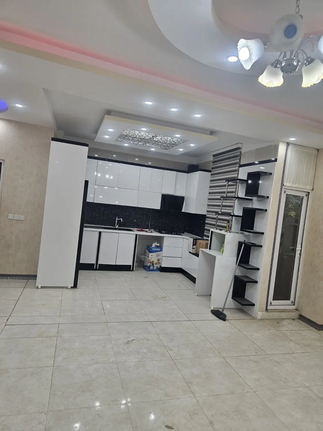 واحد۱۰۰متری فول امکانات پاسداران