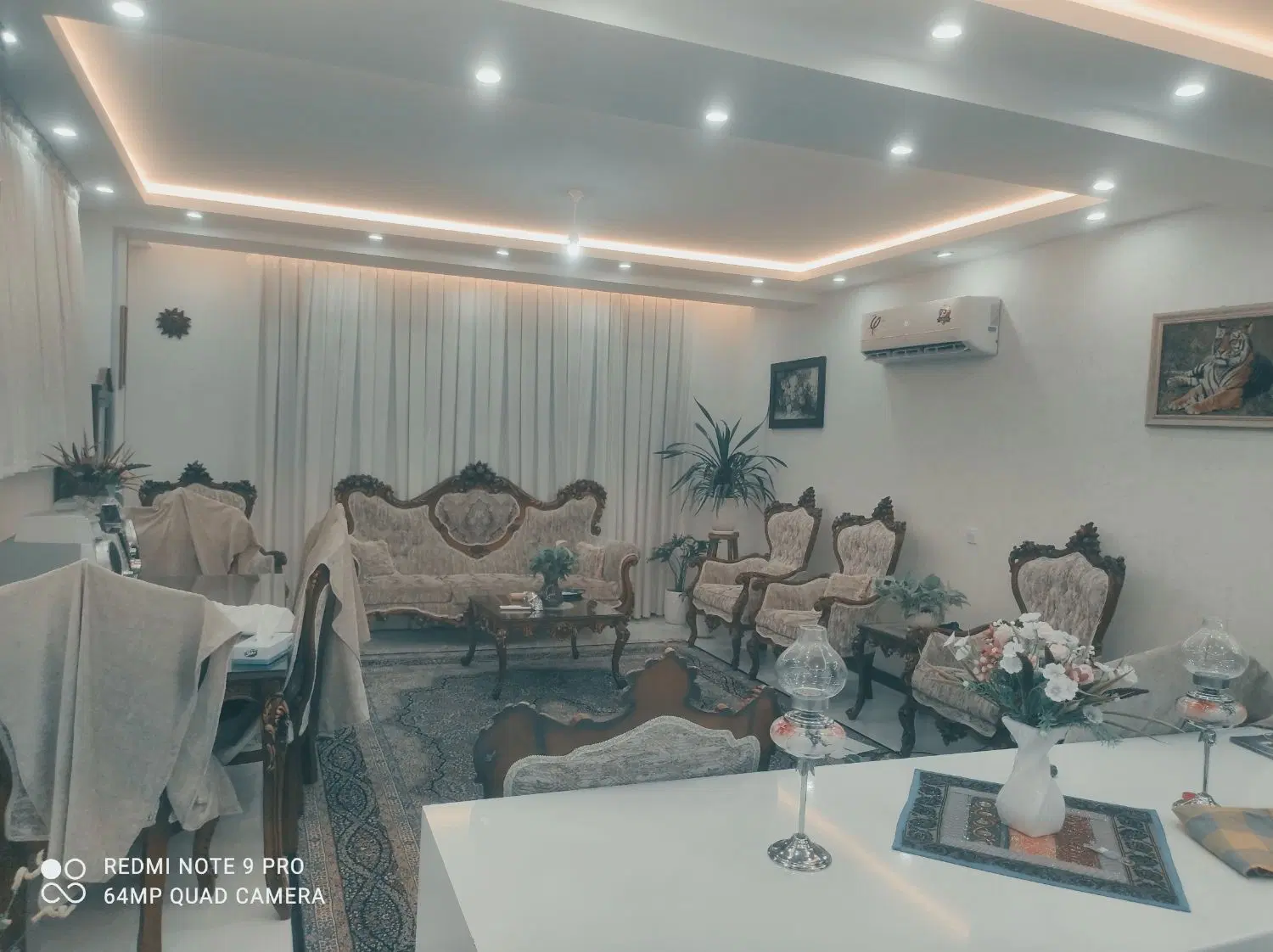طبقه ویلایی سه نبش حیاط دار