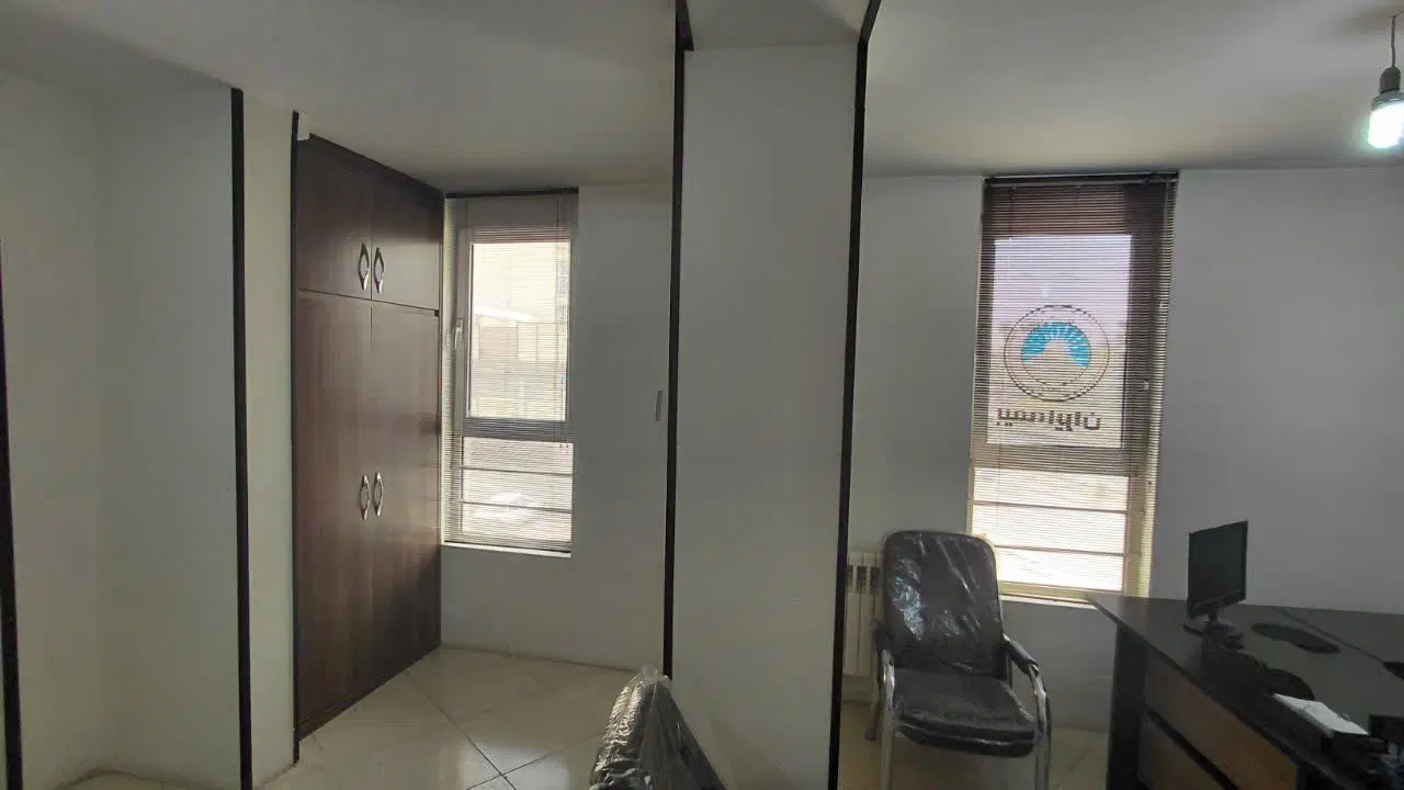 دفتر کار ۵۰ مترخ امام خمینی