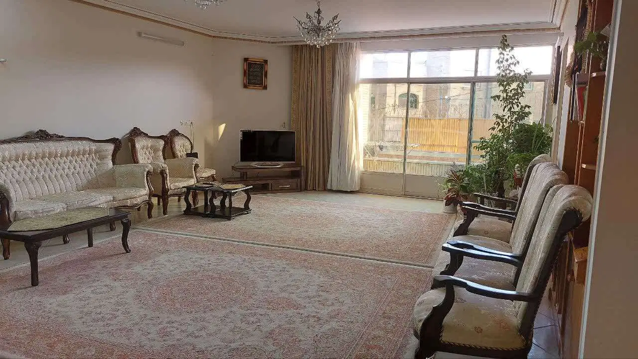 فروش آپارتمان(دارای زیرزمین و بالابر اختصاصی)