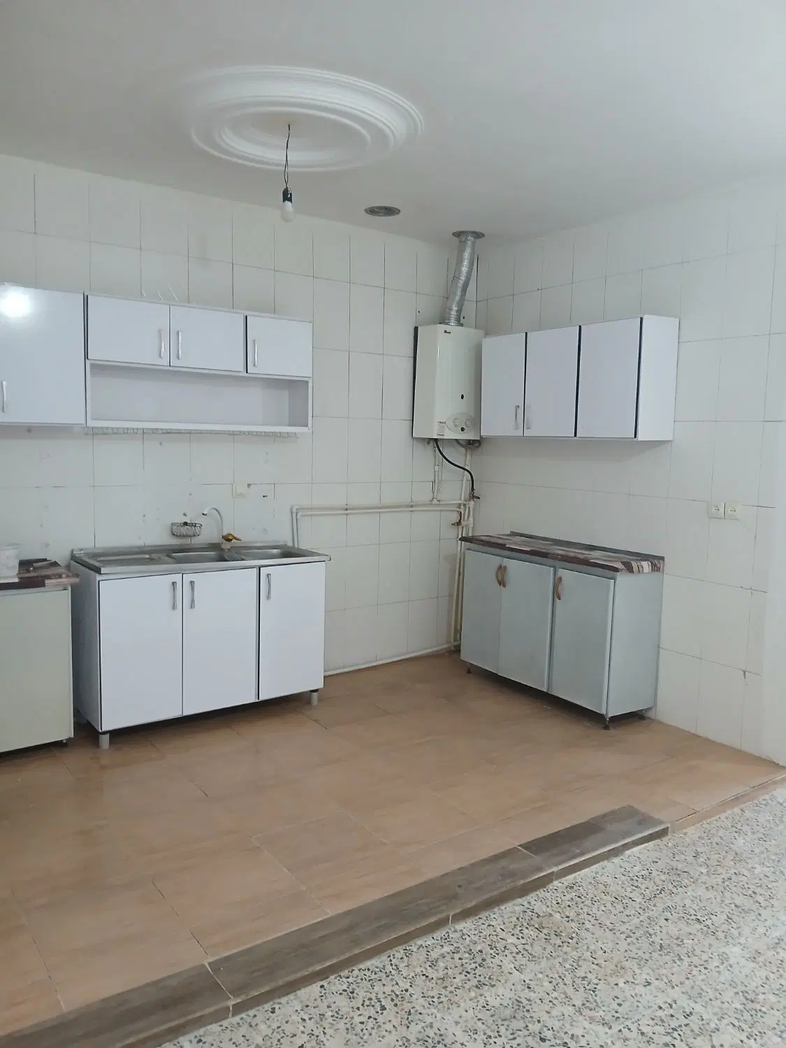 خونه دوطبقه در قلعه سنگی گلستان 6خ،،سعدی