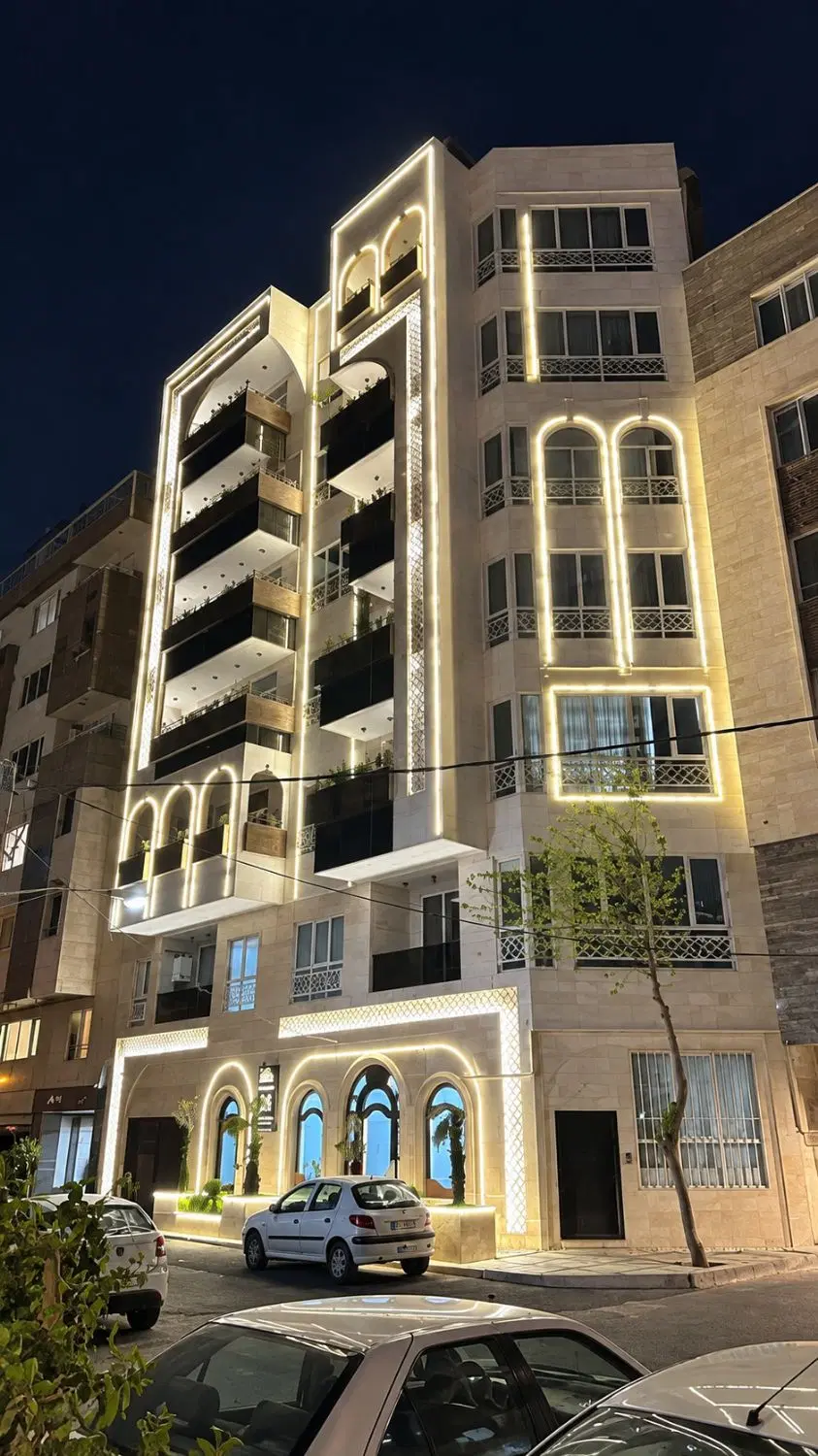 فروش واحد ۱۴۴ متر فوق لوکس عمارت شفق دهکده فردیس