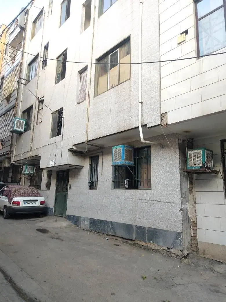 آپارتمان همکف.پیشاهنگی. پنجاه متری