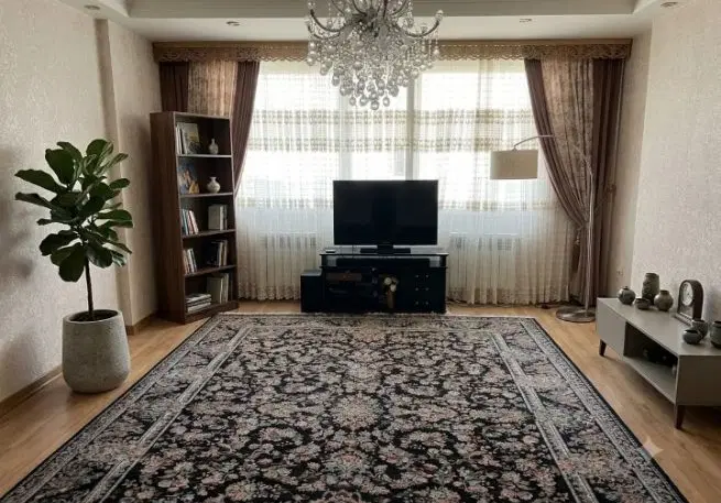 ۹۳ متر_دو خواب_ پذیرایی پرده خور.