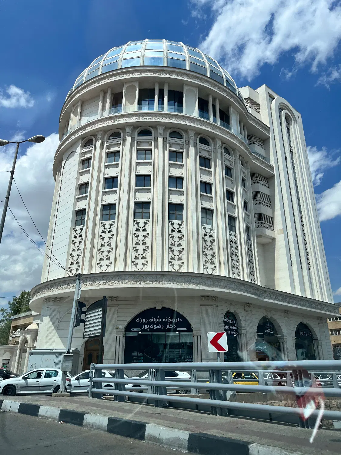 اپارتمان ۱۵۵ متری سه خواب با مستر و مطبح و حیاط