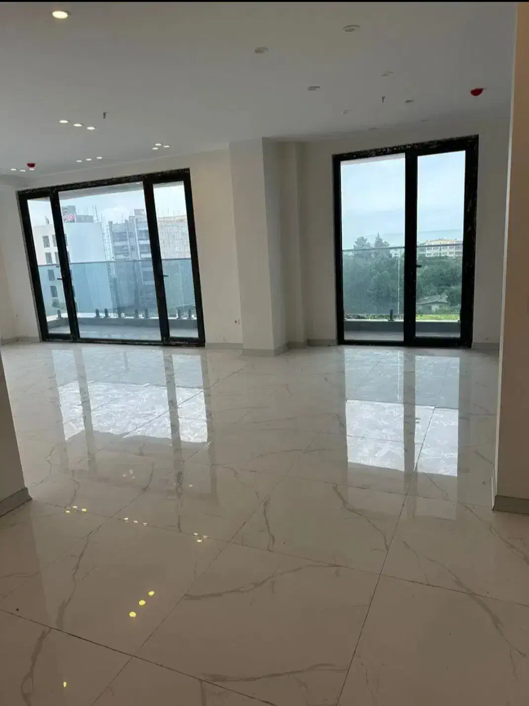 آپارتمان ۱۱۰متری میدان پلیس کم واحدویوابدی