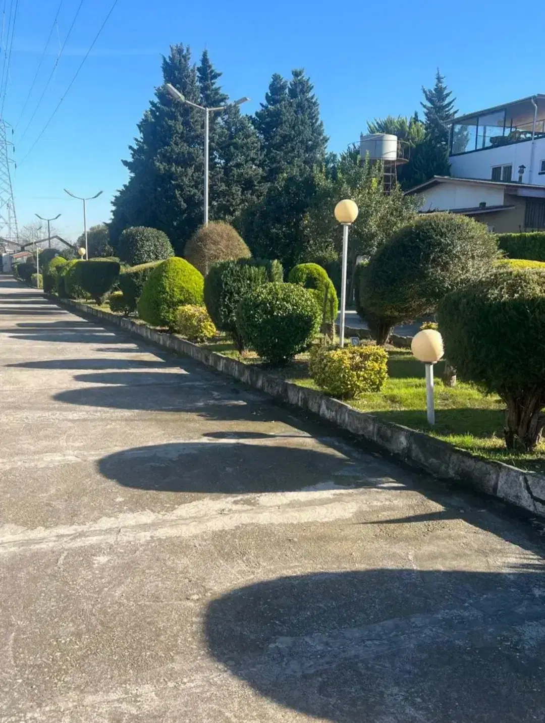 زمین صدرا _تجاری مسکونی_ 300متر